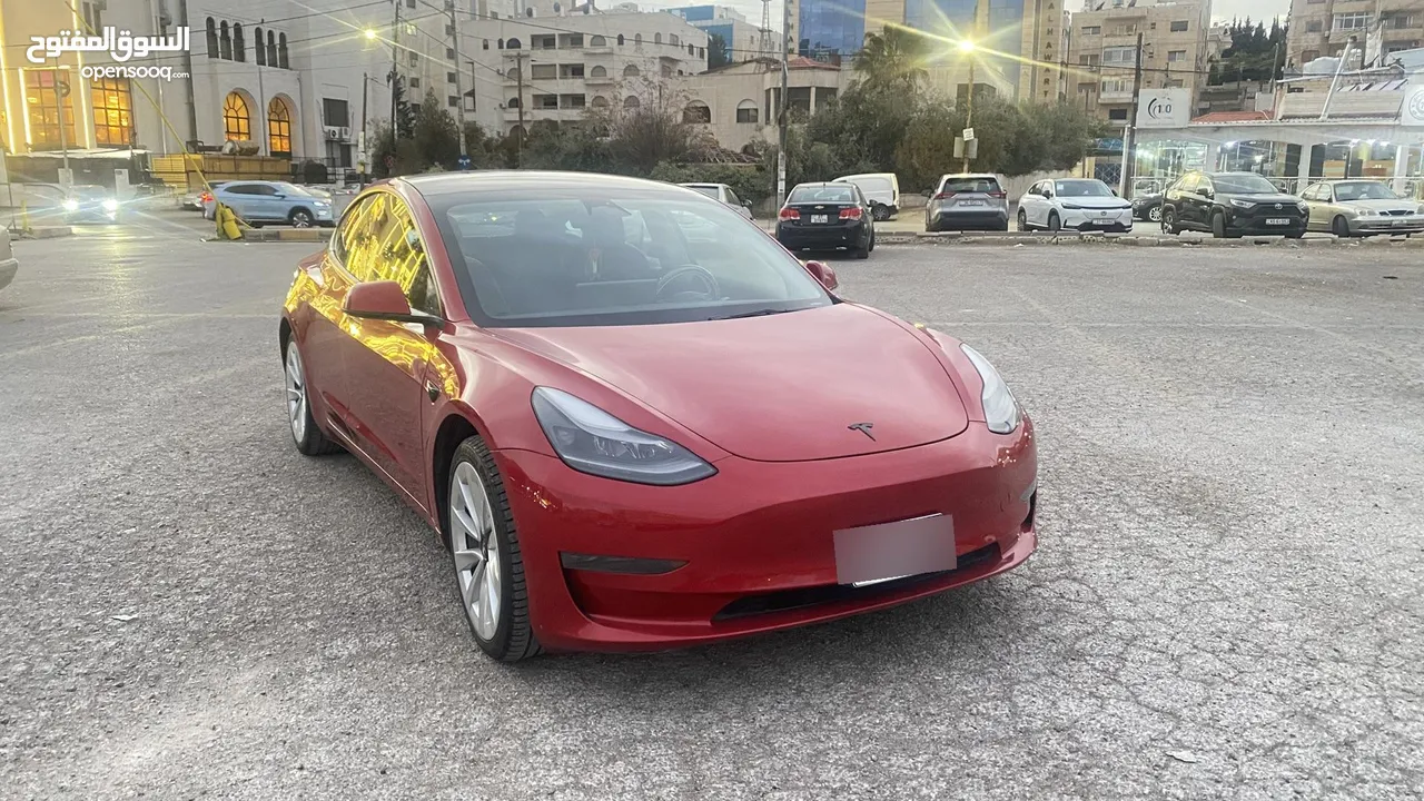 Tesla model 3 2022 standard plus/7 جيد / اتوسكور A/ عداد قليل كاش وبالاقساط