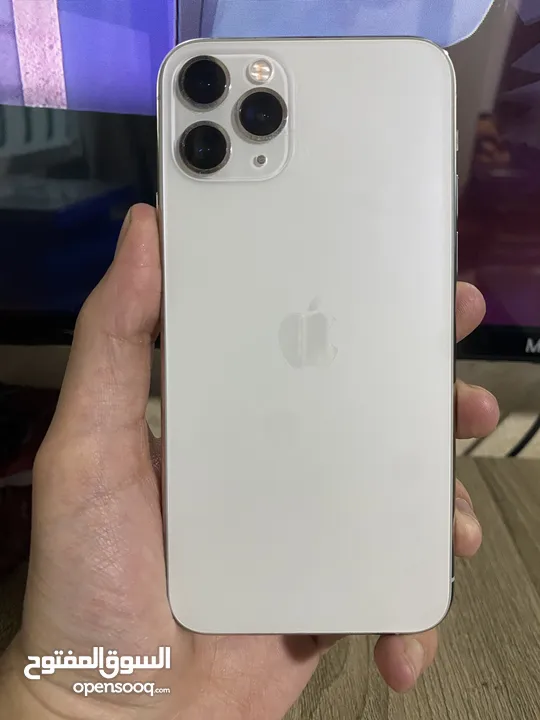 iPhone 11pro  بسعر رمزي
