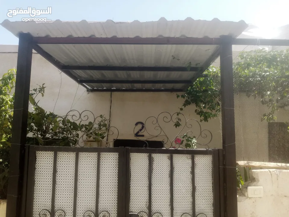 منزل مستقل جرش اسكان عجرمه  3غرف نوم 2حمام  صاله مع مطبخ امريكي  بلكونه  حديقه مساحه الارض 305