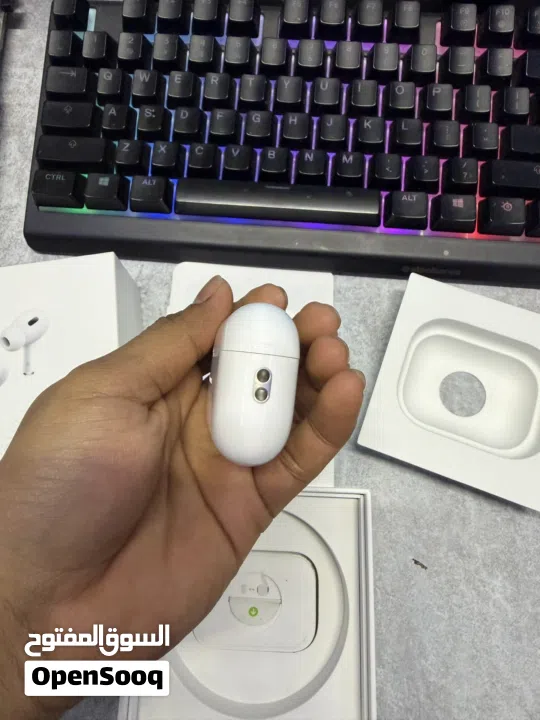 Apple AirPods Pro (2nd generation)  Noise cancellation very good condition