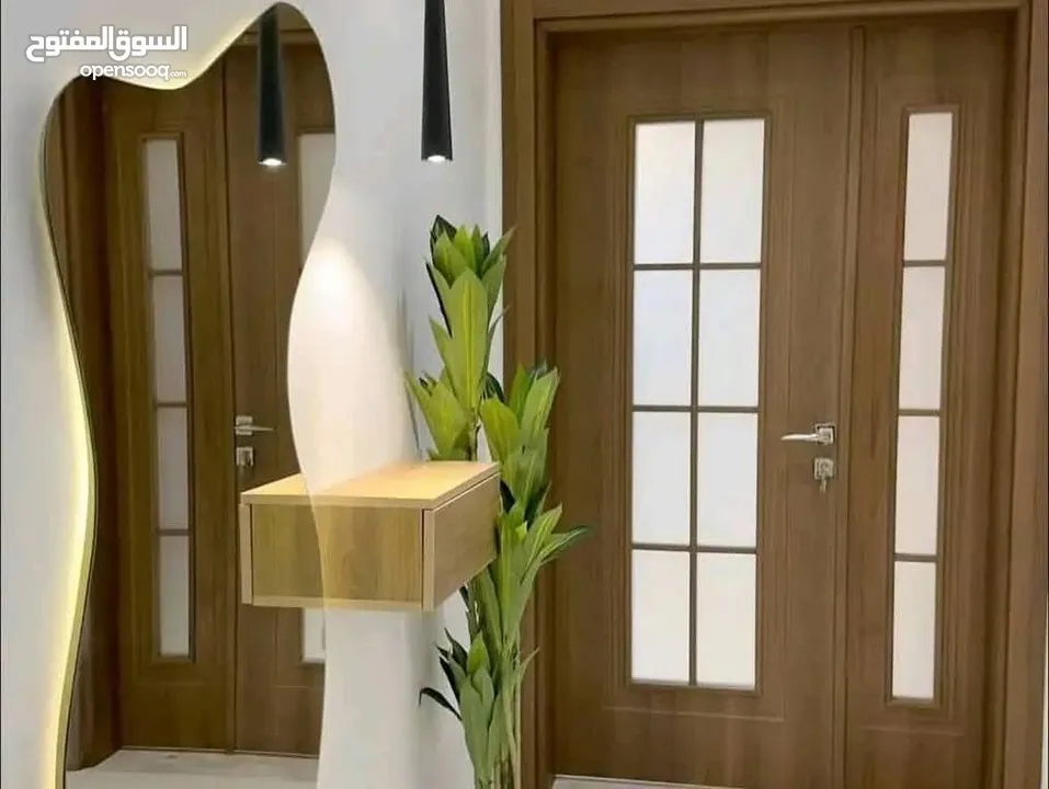 ابواب خشبيه داخليه و خارجيه بتصاميم حديثه وفاخره وعصريه جميع الانواع دهان  او تلبيس pvc  وقشره بلوط