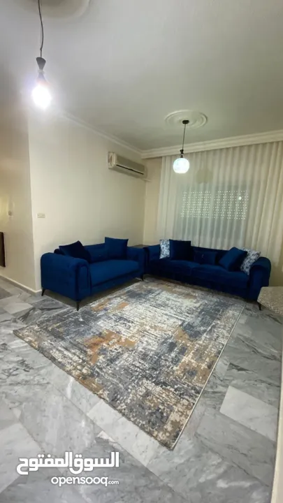 شقة مفروشة للإيجار طابق أرضي بام السماق 300 م داخلي 170 م وترس امامي 30 م وحديقة 100م