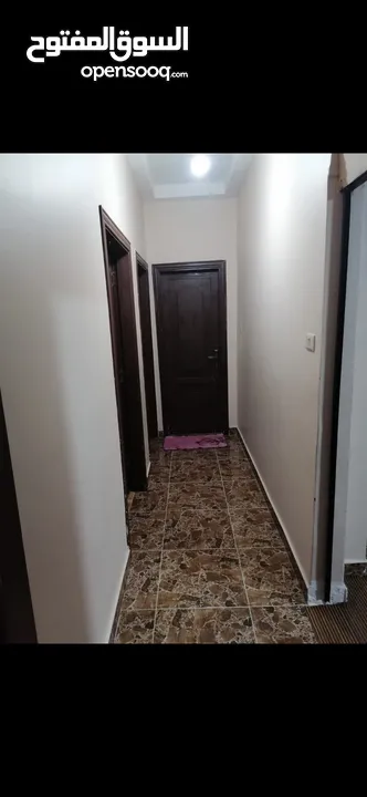 شقه سوبر ديلوكس للبيع مساحه 150 متر مربع لا تحتاج اي صيانه المنطقه هادئه جدا وكل الغرف مهويه جيدا ..