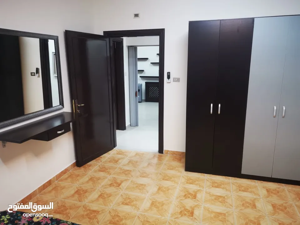شقة مفروشة للايجار اربع وثلاث غرف نوم في الرابية يومي اسبوعي
