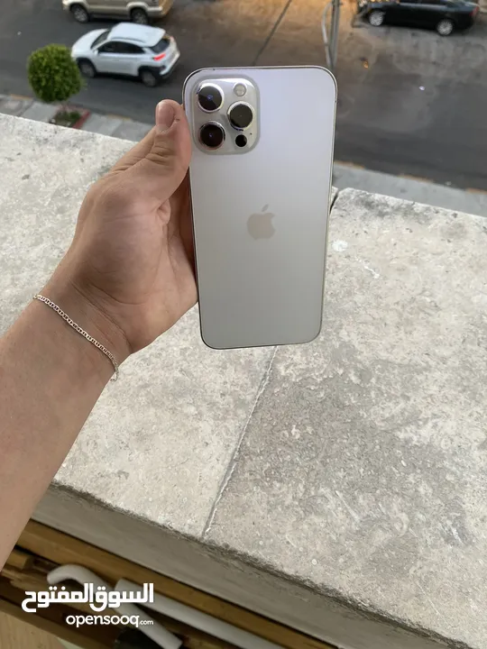 iPhone 12 Pro max بحاله الجديد وبسعر حرق