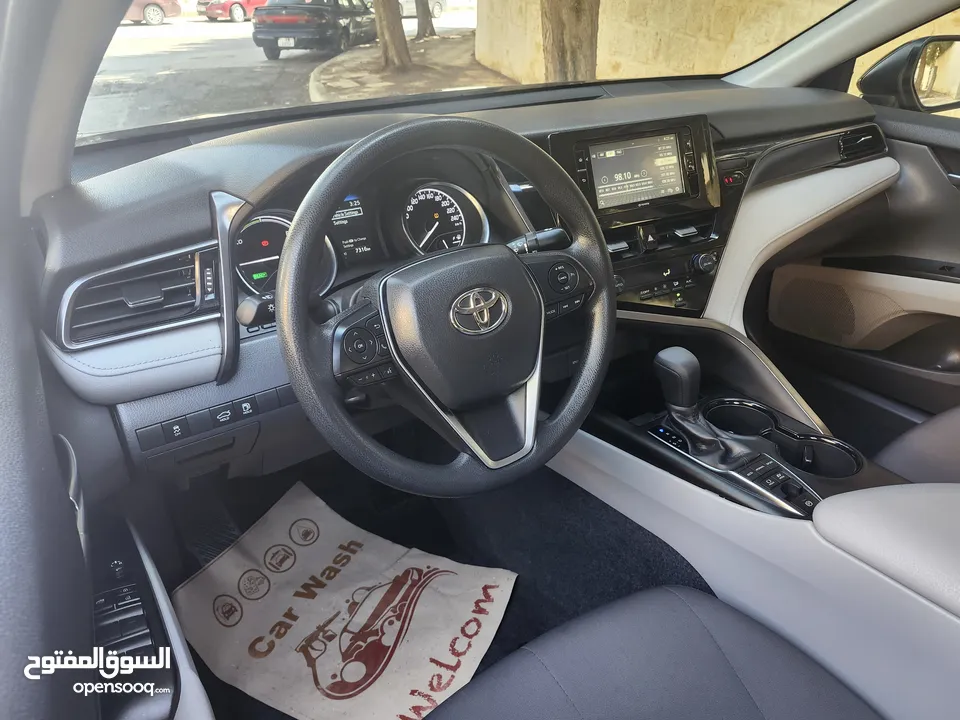 عداد قليل 7300km Toyota camry 2022 مركزية