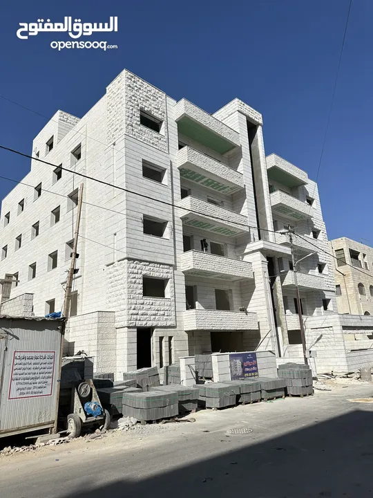 شقق جديده طريق المطار  ضاحيه الأمير علي  بالقرب بيت المقدس تشطيب سوبر ديلوكس يوجد ثالث مع روف