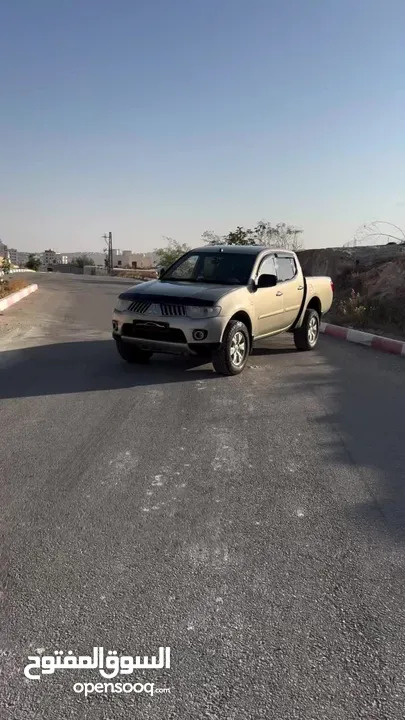 ميتسوبيشي  L200  موديل  2011