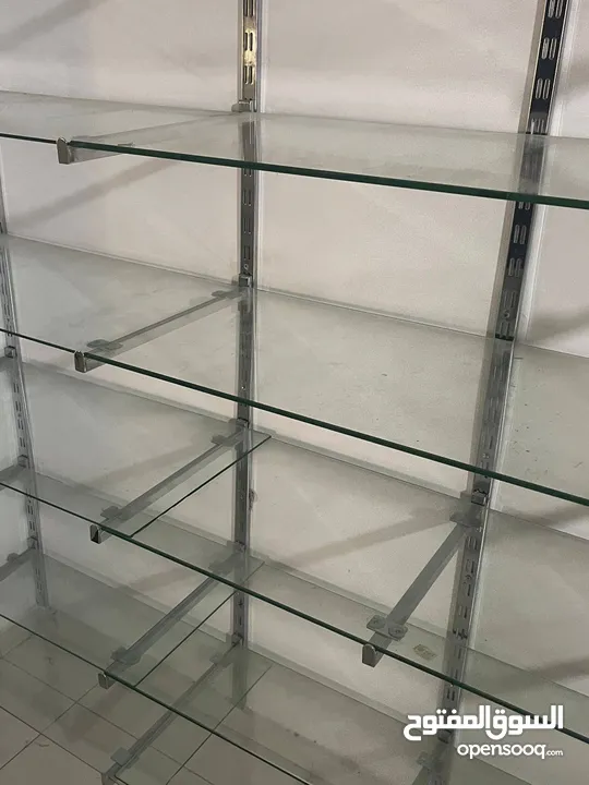 فاترينت وملكانات وستاندات ورفوف للبيع في نابلس