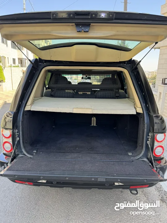 رنج روفر فوج Range Rover Vogue محول 2012 للبيع مع الرقم بسعر مغري