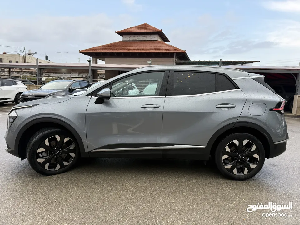 كيا سبورتاج ترخيص 2022 محرك 1600 هايبرد plug in/يقطع على الشحنه 65 كيلو متر