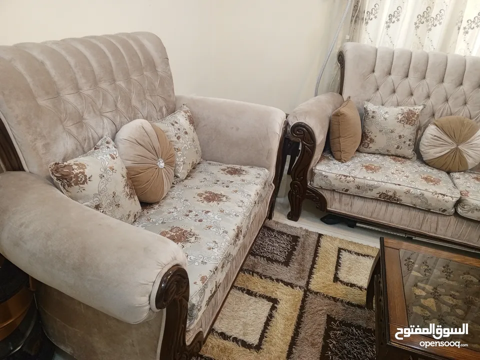 طقم كنب ضيوف تفصيل بحاله الوكاله للبيع