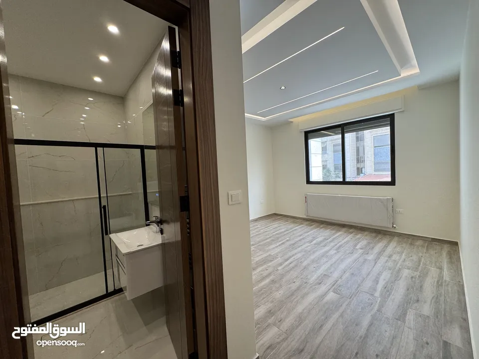 شقة طابق مكرر للبيع مساحة 239 بسعر مميز باجمل مناطق حي الصحابه