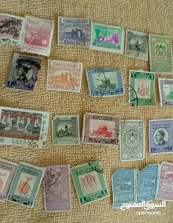 عملات قديمه اردنية واجنبية وموجود طوابع قديمه  بسعر ممتاز حوالي 250قطعة مع العملات الورقية