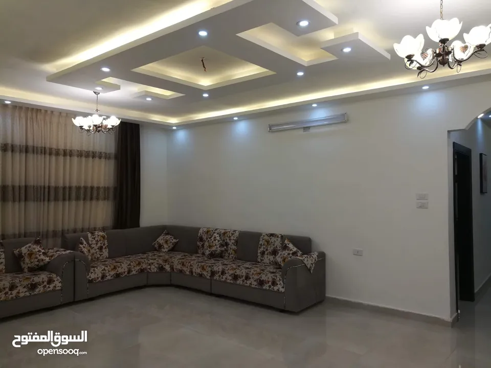 بيت مستقل شبه فيلا بمنطقة هادية وراقية التواصل واتس اب حصراً