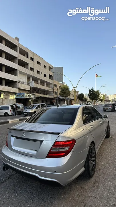 Mercedes Benz c180 للبيع موديل 2010  بنزين 1800
