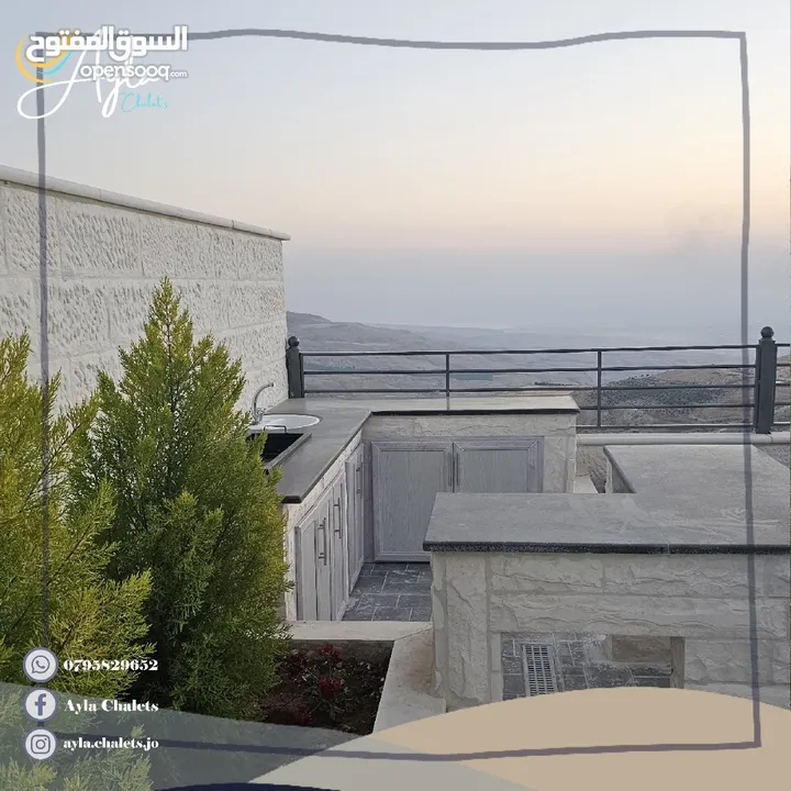 شاليهين اثنين  على ارض 4 دونم للبيع و غرفة للحارس  و مستودع. المشروع مفروش كامل و عمر البناء سنة