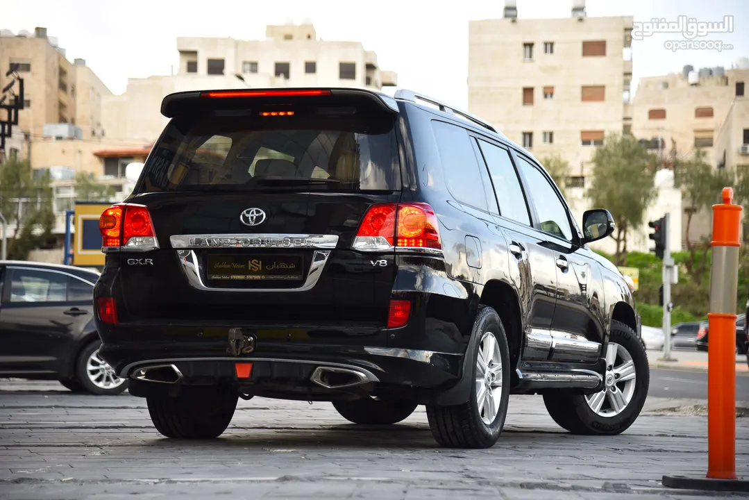 Toyota Land Cruiser GXR V8 2015 تويوتا لاند كروزر بحالة الوكالة