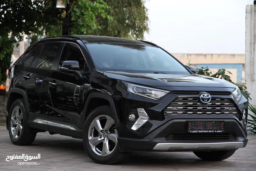 تويوتا RAV4 Limited وارد الشركة المركزية 2021 قاطع مسافة 51.000 km