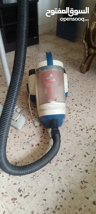 مكنسه كهربائيه مستعمله للبييع 220V شغاله 100%100