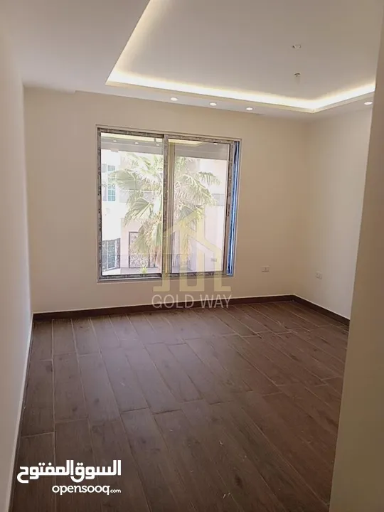 شقة مميزة طابق أول 205م في أجمل مناطق قرية النخيل / ref 5040