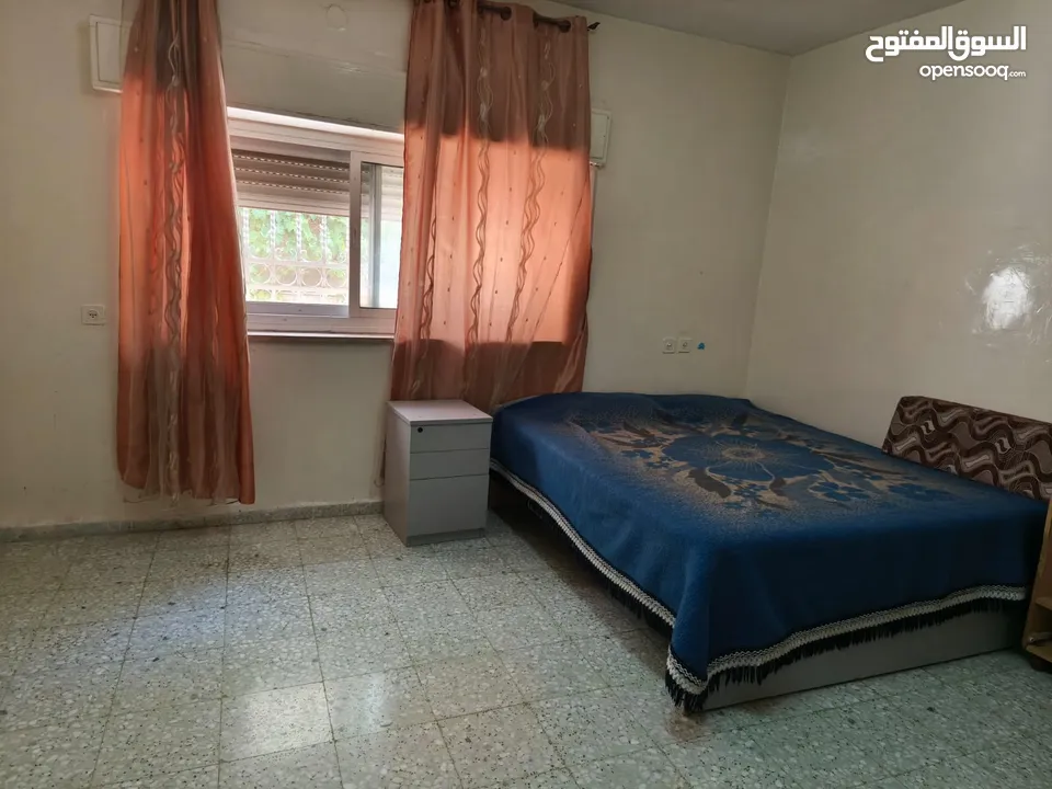 غرف للايجار في سكن للبنات
