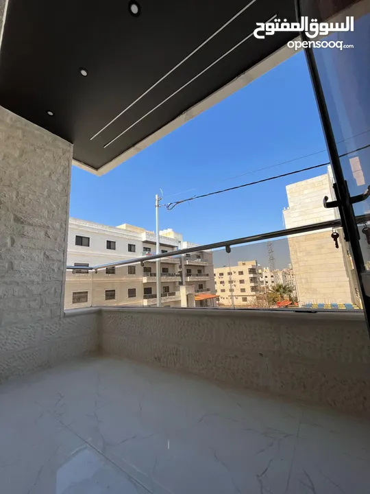 طابق اول تشطيب فخم خلف جامعة البتراء