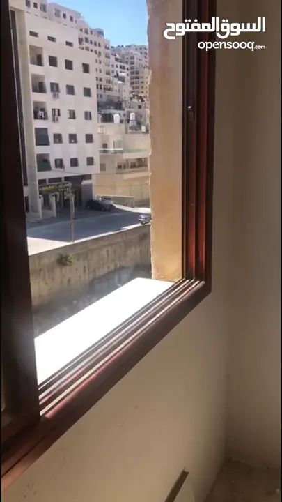 شقة مفروشة جزئيا للبيع نابلس - مساحة 100 م2