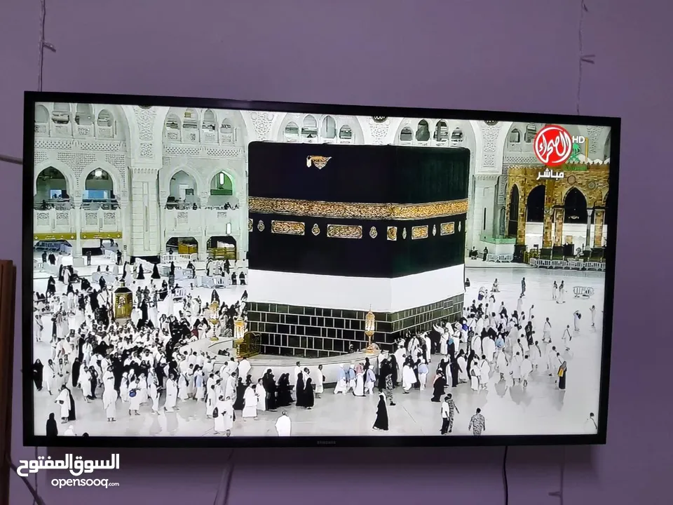 شاشة سامسونج سمارت 43 بوصة ريسفر داخلي مع قاعدتها  شبه وكالة استعمال خفيف