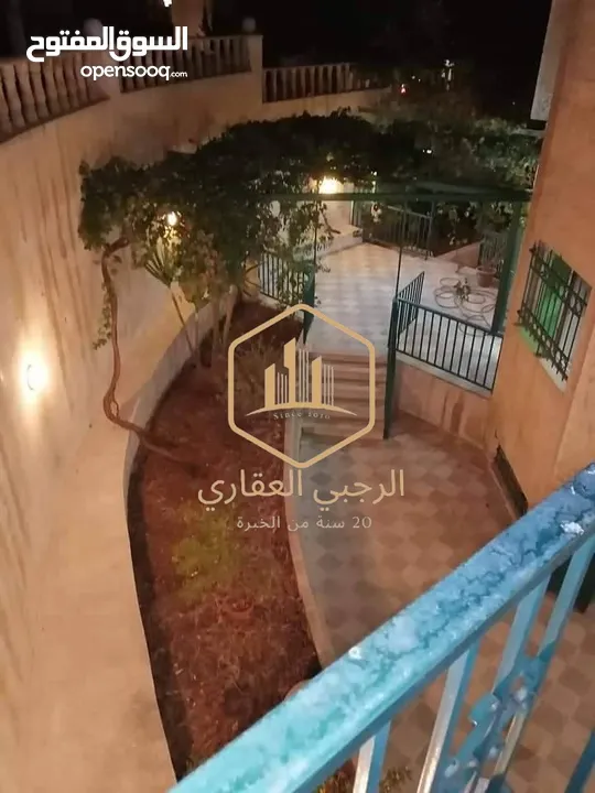 شقة / للايجار / دوبلكس / مع حديقة / الجاردنز