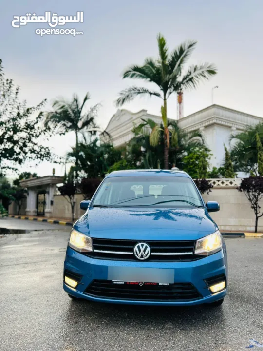 كادي موديل 2018 ماتور 2000ديزل -ركاب 6+1-ماشي 115الف كليو -غيارعادي فحص نظيف صلاة النبي