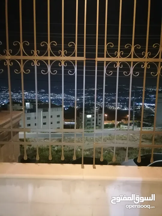 شقه للبيع ابونصير مطله على شارع الاردن