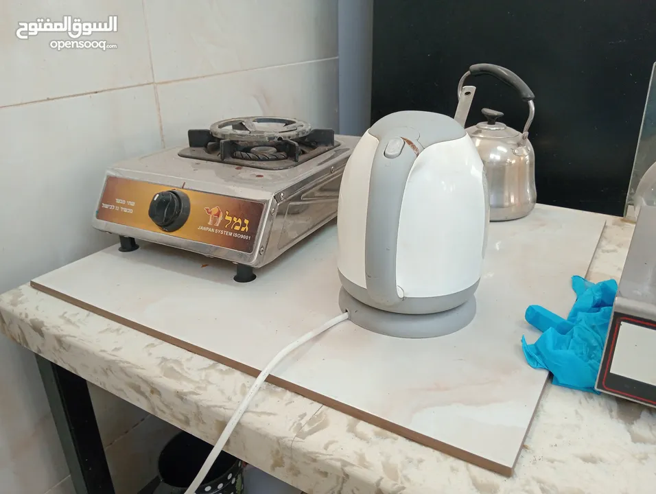 أدوات للبيع