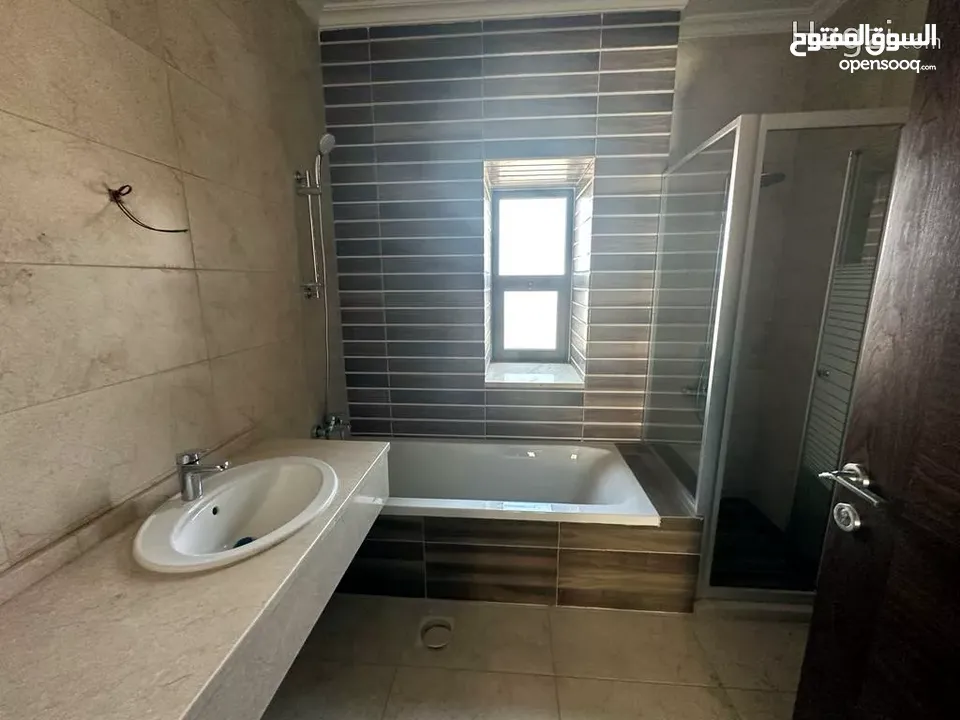 فيلا مستقلة في طريق المطار ( Property ID : 35250 )