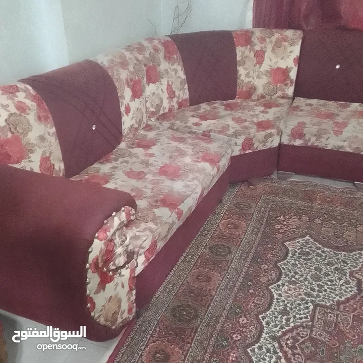 طقم كورنر للبيع بسعر مغري جدا وبحالة ممتازه عمان حي نزال