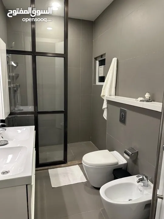 شقة مفروشة للإيجار  ( Property 42002 )-175064011
