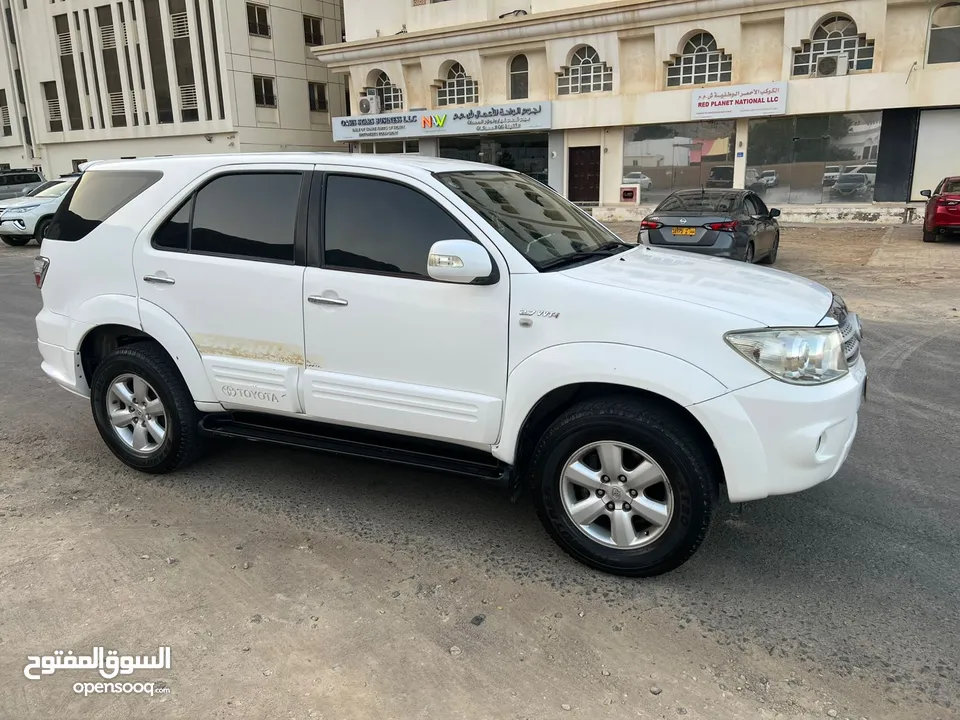 2011 fortuner safari excellent condition