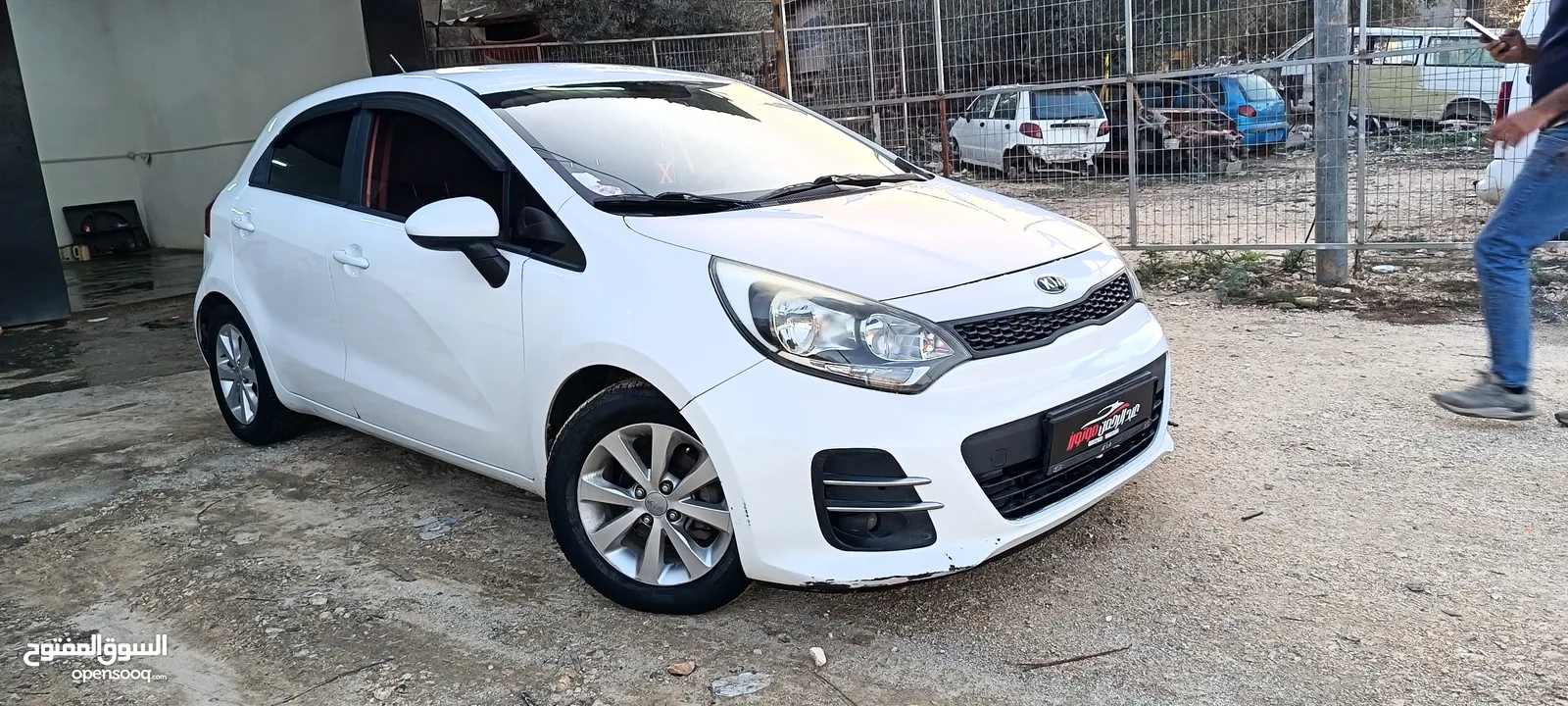 كيا برايد وبيجو با تنر