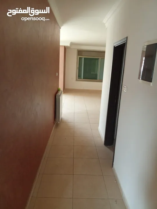 شقة للبيع عين منجد