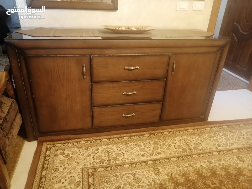 طقم كنب 9 مقاعد وغرفة سفرة للبيع بحالة ممتازة