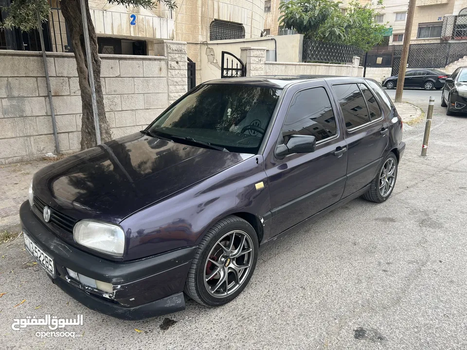 جولف موديل 1993 للبيع لون باذنجاني كامل اضافات