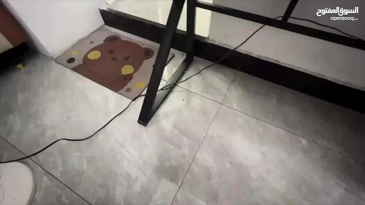 للبيع مكتب جيمنج مع رف للشاشه بسعر يناسب الجميع للطلب عبر رقمي الوتس