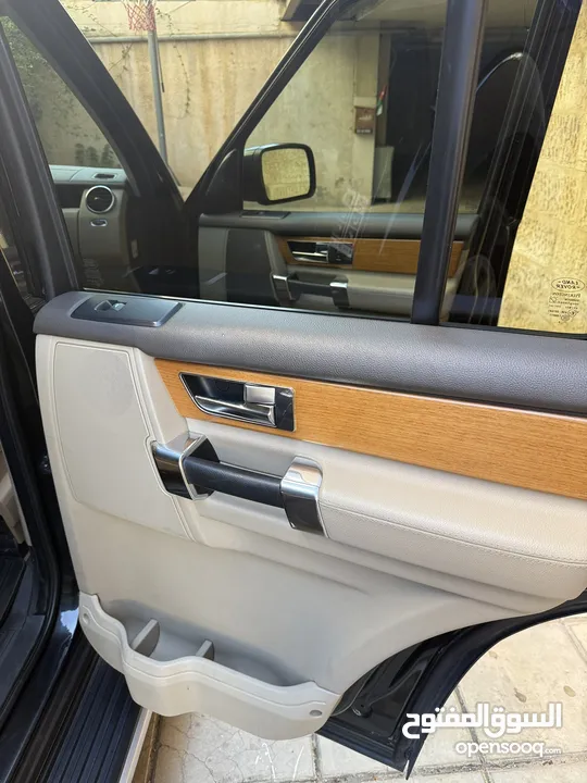 Land Rover LR4 2013 V8