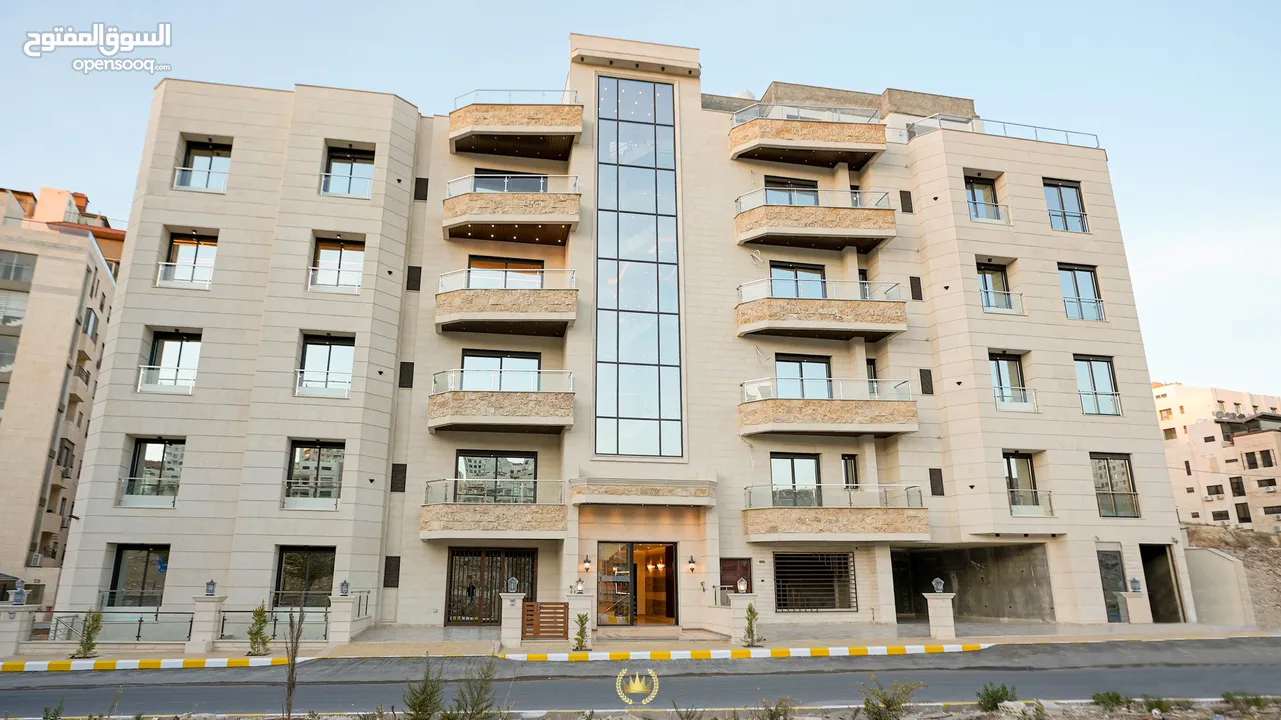 شقة للبيع طابق ارضي 95م مع ترس 50م (سكنية - استثمارية) في ديرغبار شارع ال 60 ، مطبخ راكب ، تدفئة غاز