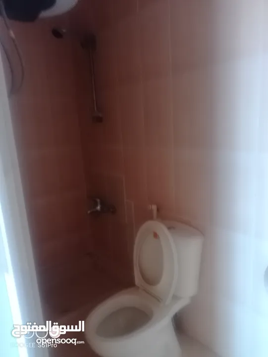 شقة للبيع طابق ثالث مع روف