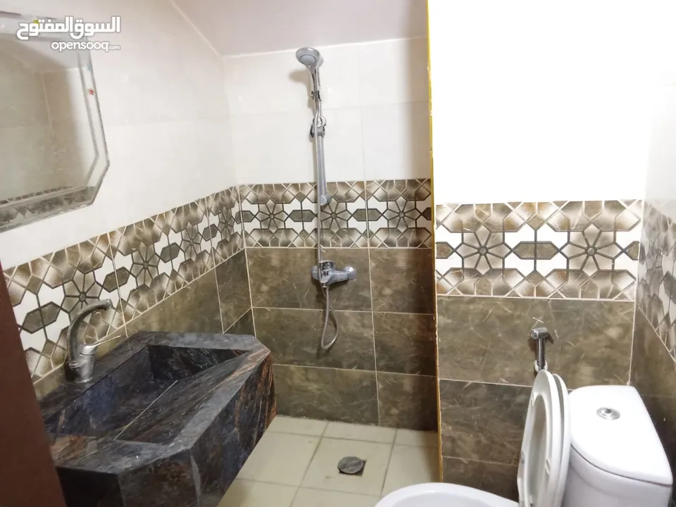 شاليه للايجار منطقه مطله جبل الروضه مطل ع البحر الميت وجبال فلسطين مسبح مغطى من اشعه الشمس