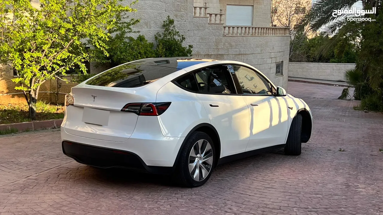 Tesla model Y 2021