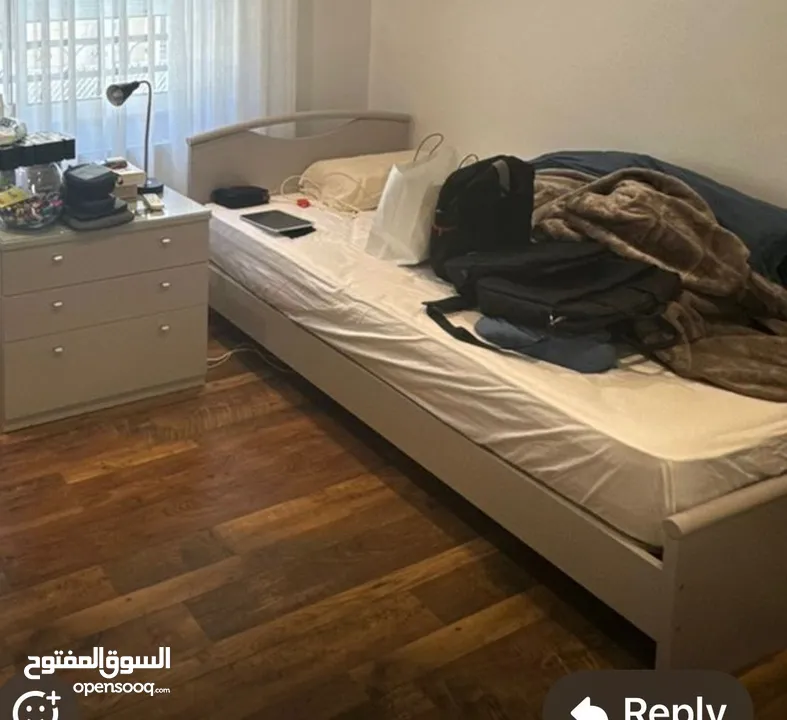 تخت و بيرو خشب