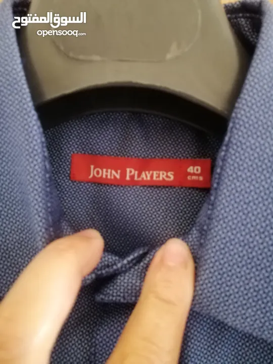 قميص اجاني من بريطانيا غير ملبوس نوعه john players مقاس M او 40 قطن 100% بسعر مغري ، الموقع عمان