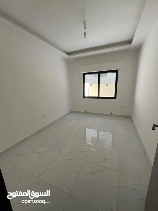 طابق ثاني في ضاحية الياسمين تشطيب حديث